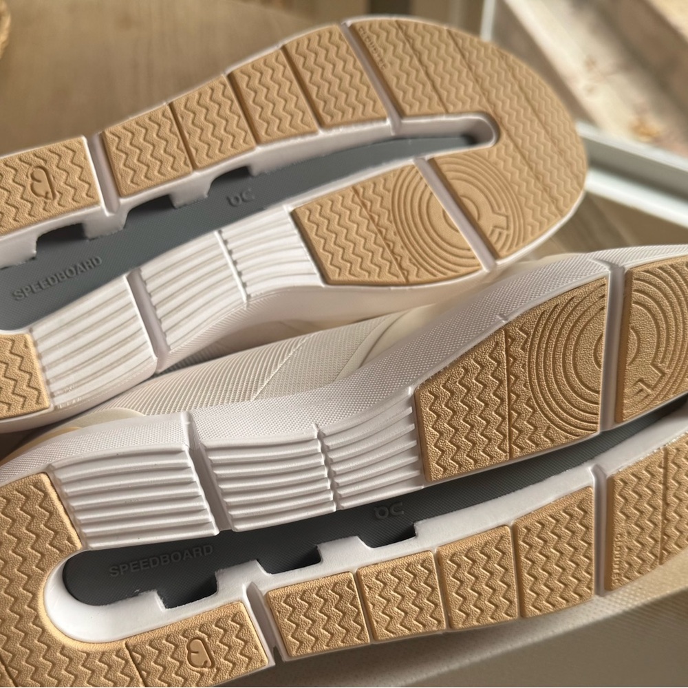 Brand new On Running The Roger Spin dew/savannah Athletic Shoes Women’s 8.5 - Picture 3 of 3